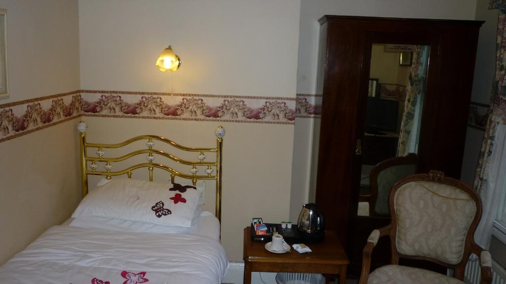 Leadon House Hotel Ледбері Номер фото