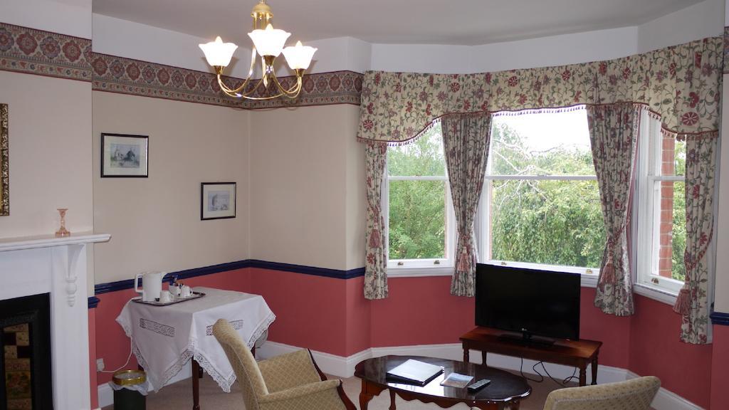 Leadon House Hotel Ледбері Номер фото