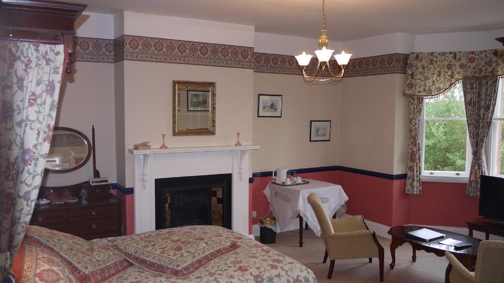 Leadon House Hotel Ледбері Номер фото